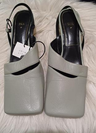 Фирменные босоножки от zara