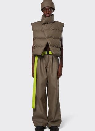Водонепроникна жіноча коротка жилетка жилет rains puffer w vest 15180