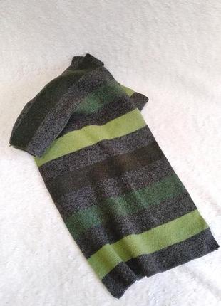 Теплый, шерстяной, длинный шарф.