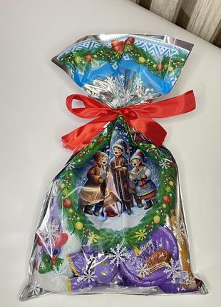 Новорічний подарунковий набір з солодощами milka. корпоративний подарунок, новорічні подарунки