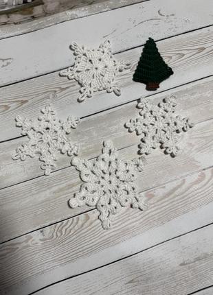 Вязаная снежинка новогодний декор ручная работа