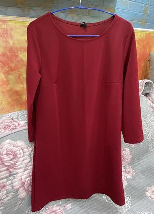 Красное платье