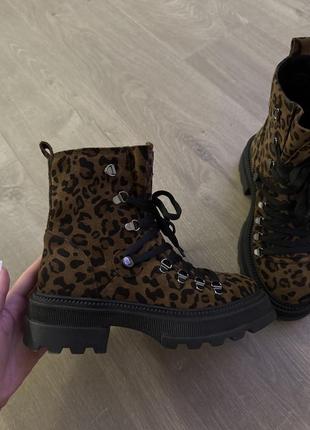 Леопардовые сапоги/ботинки