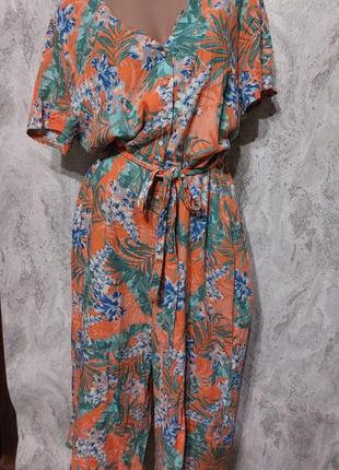 Женский комбинезон из льна и вискозы.