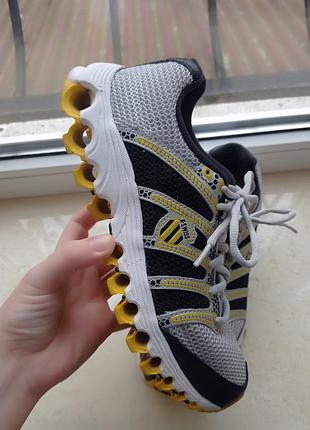 Оригінальні кросівки k-swiss