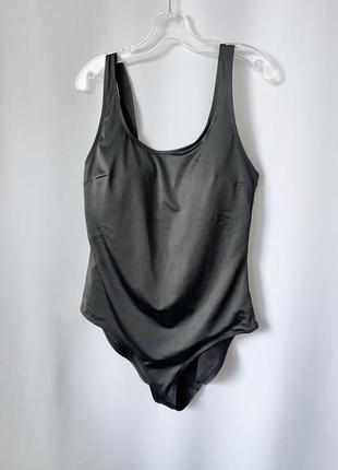 Закритий чорний купальник батал базовий закритий із чашками