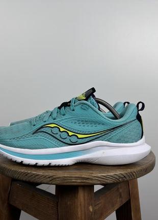 Кроссовки saucony kinvara 13 женские спортивные 40