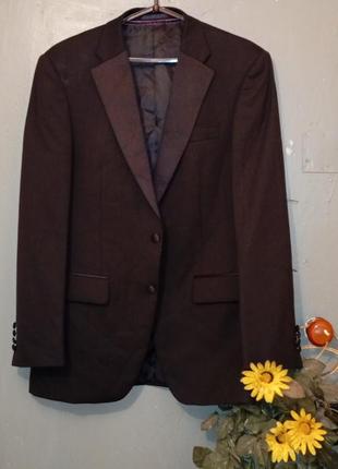 44% wool
