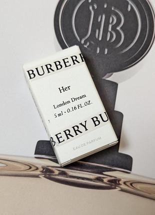 Трендовая кожаная куртка бомбер burberry