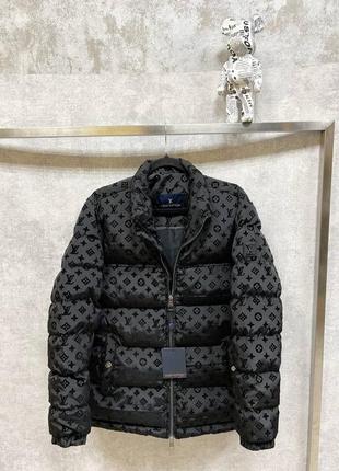 Крута зимова куртка lv