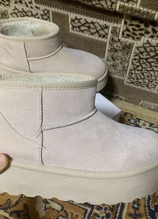 Угги ugg красивого світлого кольору