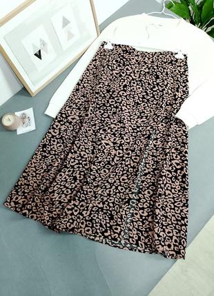 Легкая летняя юбка-миди с разрезом лего принтом леопардовая на лето черная бежевая розовая