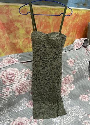 Платье праздничное по талии