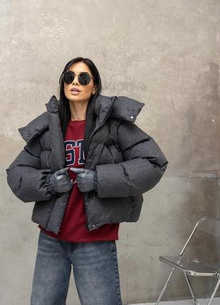 Зимний пуффер на молнии и кнопках со съемным капюшоном