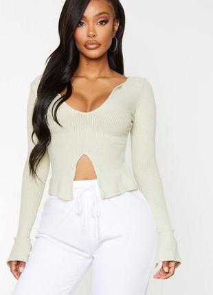 Бежевий відкритий топ лонгслів в рубчик із подовженими рукавами pretty little thing