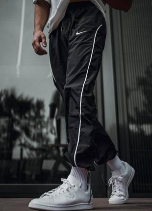 Спортивные штаны оверсайз из плащевки nike водоотталкивающие