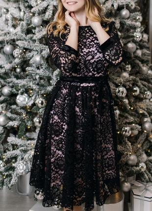 Святкова жіноча сукня