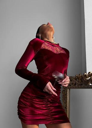 Платье короткое бархатное на длинный рукав приталенное с кружевом с открытой спиной качественная трендовая черная буругунди