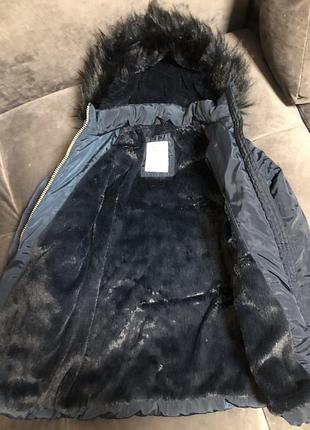 Отличное зимнее пальто для девочки 5-6 лет.