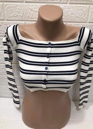 Красивая стильная коротенькая кофточка s