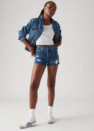 Женские джинсовые шорты 501 levi's с рваными деталями