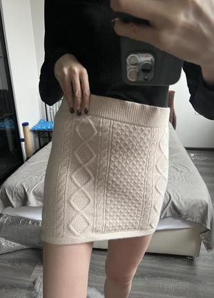 Новая мини теплая юбка вязаная в косы в цвете кэмэл бежевая коричневая