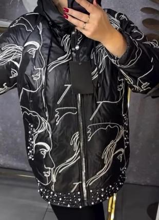 Шикарна якісна куртка с капюшоном люкс якість, нереально крута,принт лице вишіт,по низу жемчужинки,с капюшоном, туреччина.