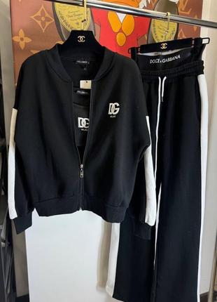 Костюм тройка