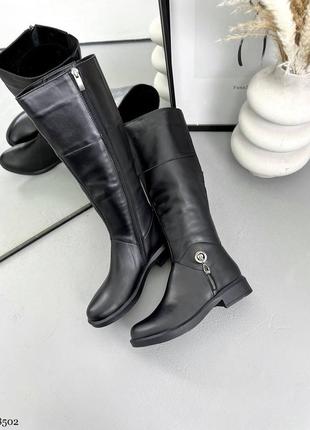 Кожаные зимние сапоги на овчине низкий каблук