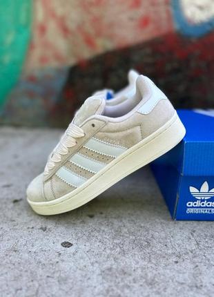 Женские кроссовки adidas campus beige white адидас кампус бежевого с белым цветами