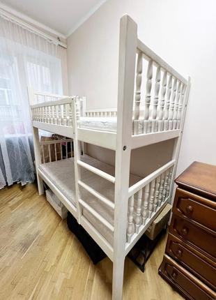 Продам двухъярусную деревянную кровать ручной работы с матрасами