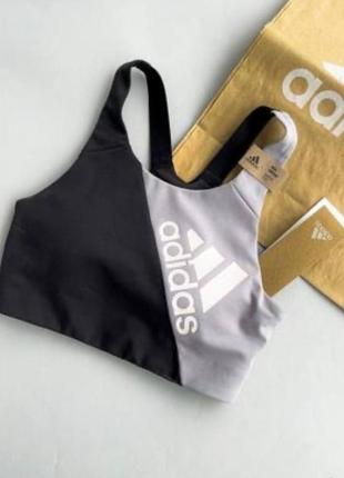 Спортивный топ adidas фитнес зал