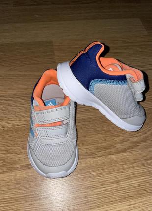 Кроссовки adidas