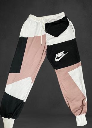 Спортивные штаны женские
