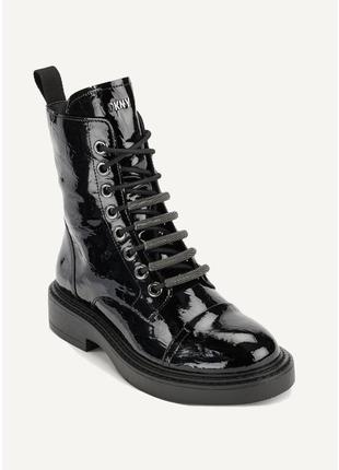 Лаковые сапоги от dkny
