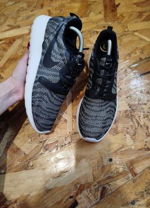 Кросівки nike womens roshe run running shoes jacquard black white 705217-100
