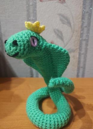 Молнии, символ 2025 года