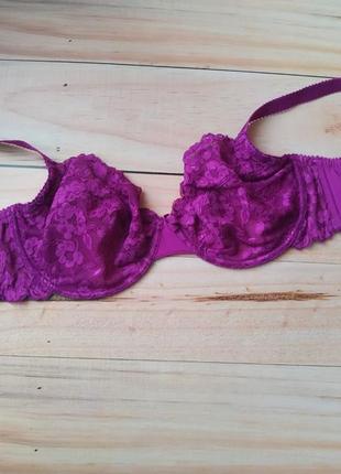 Фиолетовый кружевной бюст