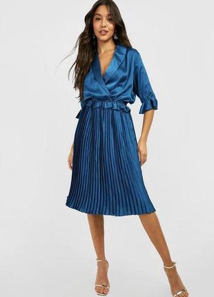 Плиссированное платье-миди на запах boohoo beight 12