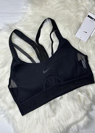 Топ спортивний nike жіночий