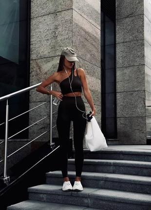 Спортивный костюм повседневный и для спортзала