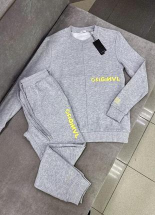 Чоловічий спортивний костюм. reserved. розмір s.