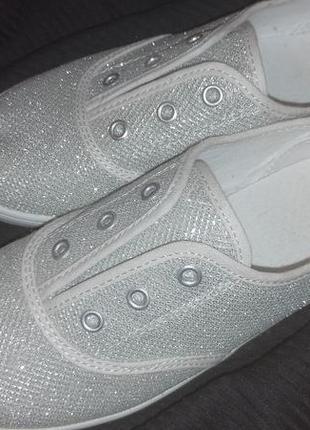 Кроссовки белые блестящие