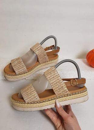 Эффектные красивые золотистые сандалии босоножки на платформе catwalk 394 фото