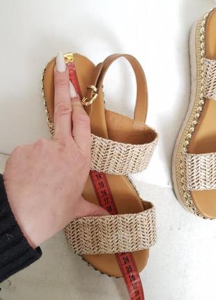 Эффектные красивые золотистые сандалии босоножки на платформе catwalk 399 фото