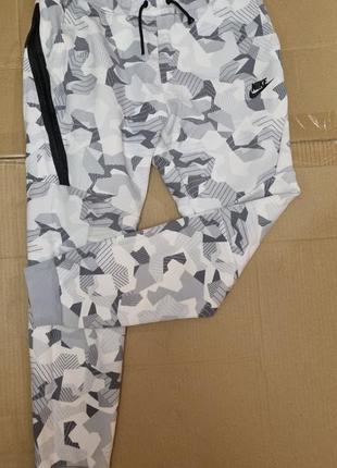 Спортивные штаны nike tech fleece