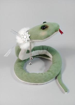 Змія зимова відьма символ року 2025 змії новорічний декор рухлива ялинкова прикраса чарівниця