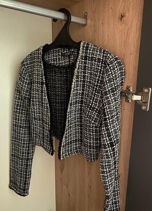 Кроп піджак quiz