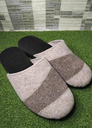 Жіночі повстяні тапочки