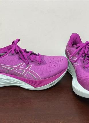 Новые беговые женские кроссовки asics novablast 4 t